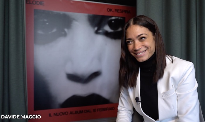 Elodie a DavideMaggio.it: «A Sanremo voglio essere puttana. Non accetto che chi mi sta vicino critichi la mia libertà di mostrarmi» – Video