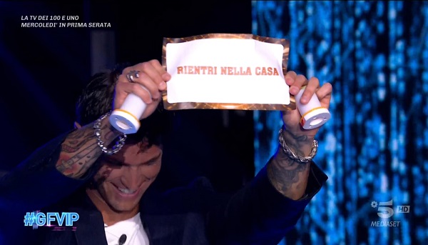 GF Vip 7, quarantunesima puntata – L’ultimo biglietto di ritorno salva Andrea Maestrelli dall’eliminazione, in sette al televoto per la finale