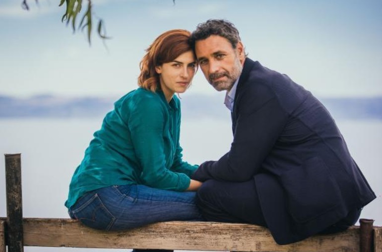 Programmi TV di stasera, venerdì 17 marzo 2023. Su Canale 5 si risolve il mistero di Buongiorno Mamma