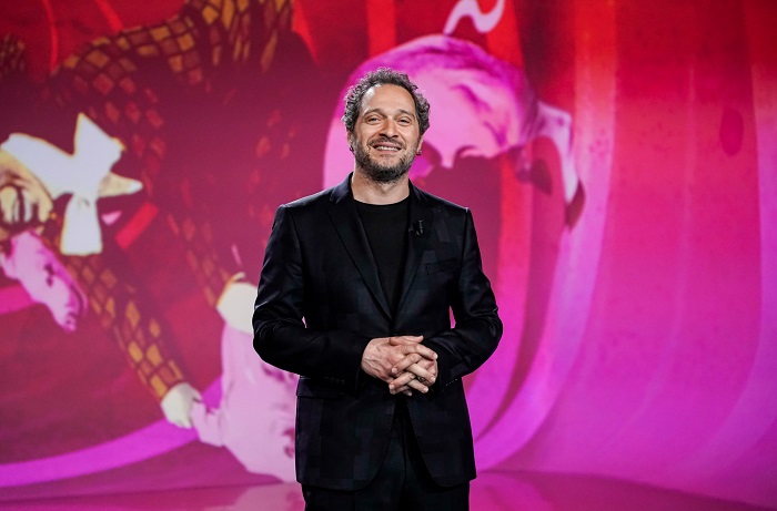 Claudio Santamaria conduce Le Iene al posto di Belen Rodriguez