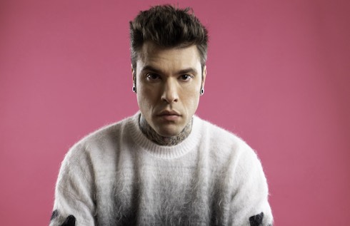 Fedez: «Sto attraversando un periodo per cui preferisco stare il più possibile lontano dai social»