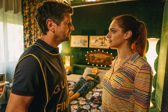 Programmi TV di stasera, giovedì 9 marzo 2023. Sul Nove il film ‘Metti la nonna in freezer’