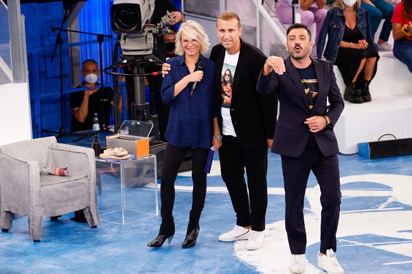 Programmi TV di stasera, sabato 18 marzo 2023. Pio e Amedeo alla prima di Amici