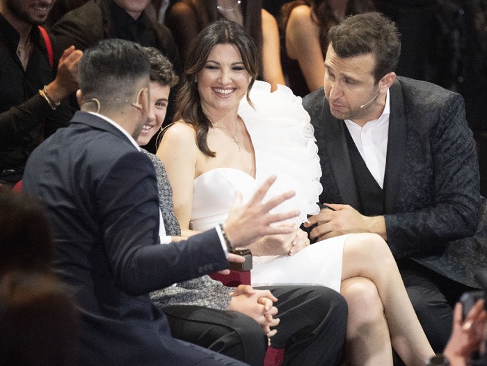 Programmi TV di stasera, venerdì 31 marzo 2023. Benedetta Primavera chiude con Paola e Chiara tra gli ospiti, Civitillo di nuovo a Felicissima Sera