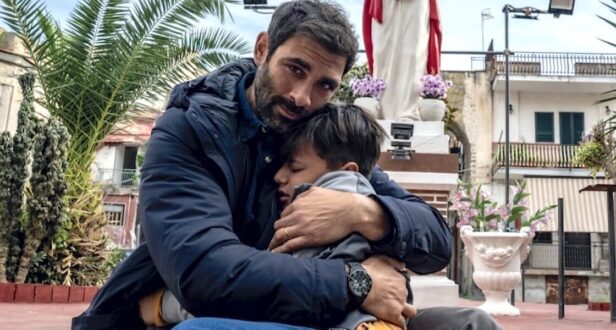 Ascolti TV | Domenica 12 Marzo 2023. Resta con Me (20.7% – 3,7 mln) tiene a distanza Lo Show dei Record (14.6% – 2,3 mln). Zona Bianca 3.2%, Non è l’Arena 5.2%. L’ultimo pomeridiano di Amici al 26.6% (3,31 mln). Linea Verde da record (26.3% – 3,3 mln)
