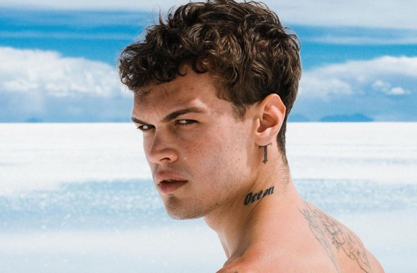 Blanco le spara grosse: «La cosa veramente brutta a Sanremo non sono stati i calci alle rose. Invece di aiutarmi hanno goduto pensando agli ascolti. Sarei contento di finire in carcere»