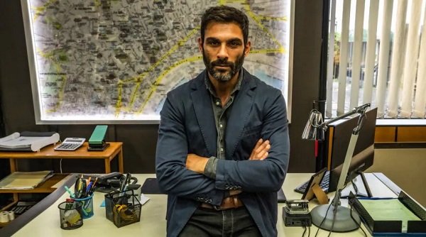 Programmi TV di stasera, lunedì 3 aprile 2023. L’ultimo appuntamento di ‘Resta con me’ sfida la finalissima del ‘GFVip’