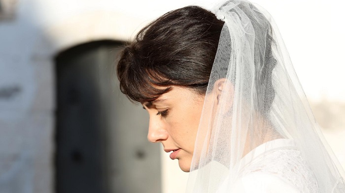 Su Rai 1 è già estate: quattro fiction in replica. E Fenoglio di Alessio Boni slitta alla prossima stagione