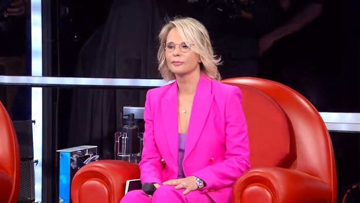 Ascolti TV | Sabato 22 aprile 2023. Il Cantante Mascherato chiude al 20.4% e 2,2 milioni (Tutti in Maschera 15.9% – 2,8 mln), domina Amici (26.5% – 4 mln), partenza flop per Sette Giorni (2.3% – 386k)