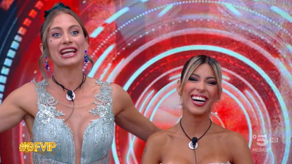 GF Vip 7: Nikita trionfa davanti a Oriana, Alberto terzo classificato. Signorini dà appuntamento a settembre con «un Grande Fratello tutto nuovo»