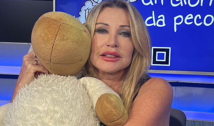 Paola Ferrari: «Elodie mi piace di più di Diletta Leotta. Se dovessi fare una pazzia per una donna, sarebbe per lei»