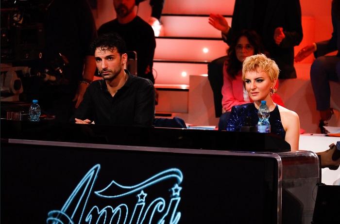 Amici 2023, anticipazioni quarta puntata Serale di sabato 8 aprile. Ospiti Annalisa e Siani