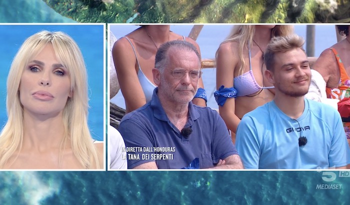 Ascolti TV | Lunedì 24 aprile 2023. Isola si conferma (22.5% – 2,98 mln), Montalbano 18.1% (3,11 mln). Bene Only Fun (3.3%). Record Ore 14 (7.7%)