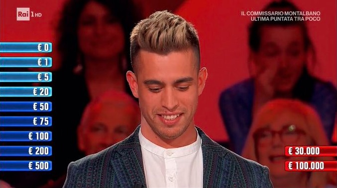 Affari Tuoi, partita sfortunata chiude in gloria: indovinata ‘la regione fortunata’ – Video