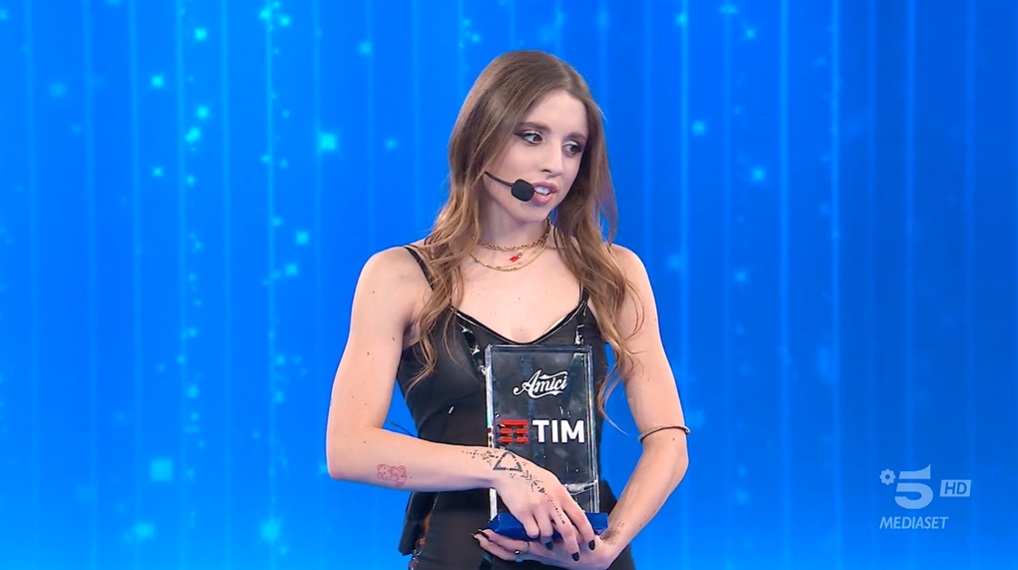 Angelina vince il Premio della Critica - Amici 2023