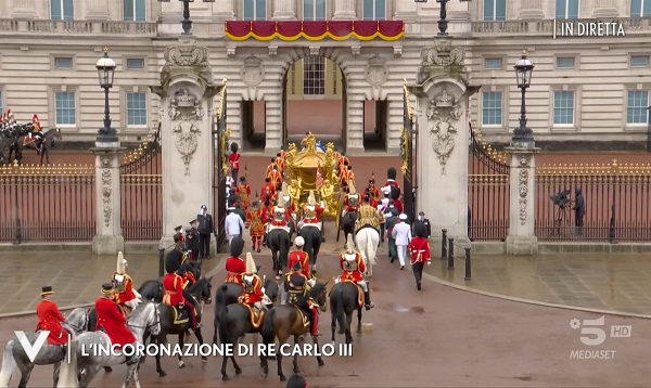 Il ritorno della carrozza a Buckingham Palace - Verissimo
