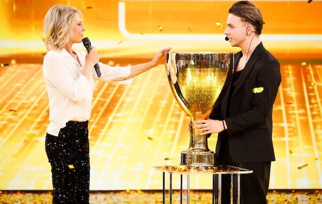 Ascolti TV | Domenica 14 Maggio 2023. In 4,86 mln per la finale di Amici (29.3%). Il Giudice Meschino 12% (2,1 mln), Fazio 12.4% – 10.4% (2,47-1,59 mln). In alto Linea Verde (25.4%)