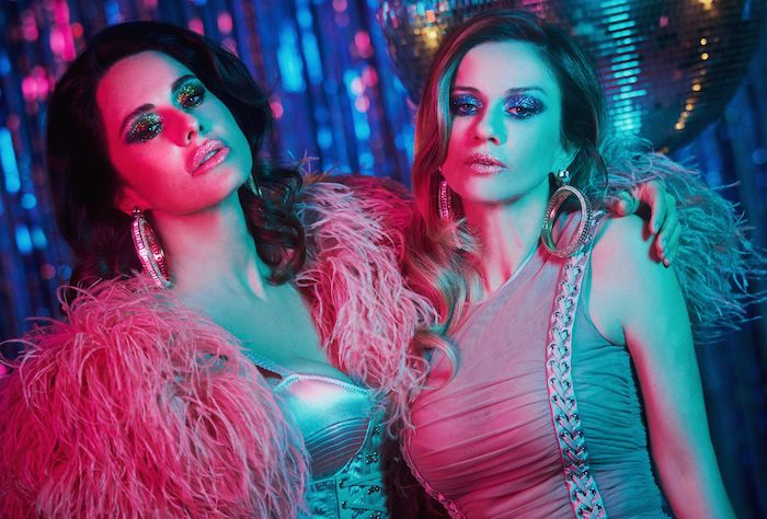 BOOM…dabash con Paola e Chiara per il tormentone estivo