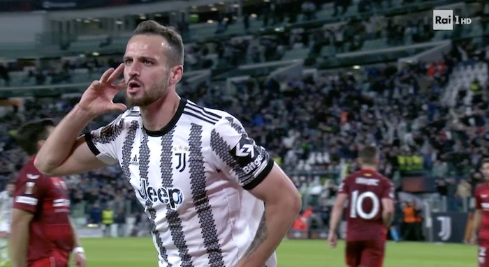 Ascolti TV | Giovedì 11 Maggio 2023. La Juventus su Rai1 non sfonda (3,77 mln – 18%), la Roma 5.8% (1,22 mln). Tiene Eurovision (1,7 mln – 8.3%), flop Back To School (4.4%). Il Giro all’Arrivo a Napoli 19.6%. 3 mln per Uomini e Donne (27.9%)