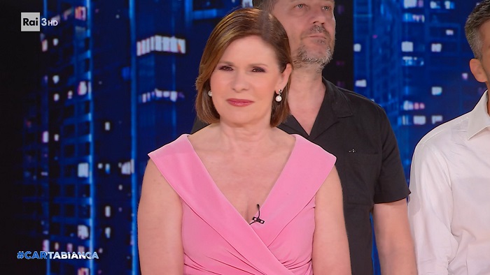 Car(t)a Bianca, che succede?