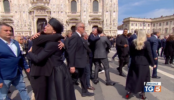 Eleonora Berlusconi si lascia andare alla lacrime