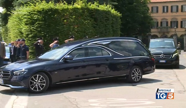 Feretro Berlusconi - TG5