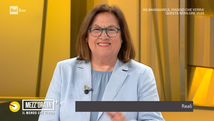 Lucia Annunziata, ultima Mezz’Ora in Più col sorriso: «E’ stato un onore e un divertimento tenervi impegnati e informati per tanti anni»