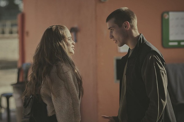 Lucia e Ivan - Tutti Mentono