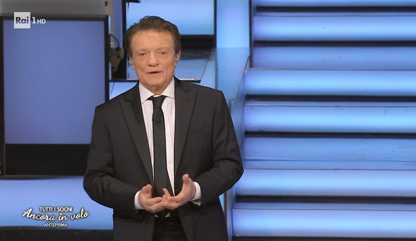 Programmi TV di stasera, venerdì 2 giugno 2023. Ultimo appuntamento su Rai 1 per ‘Tutti i Sogni Ancora in Volo’ di Massimo Ranieri