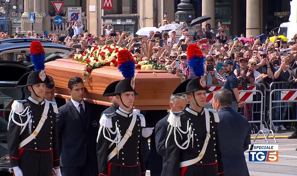Silvio Berlusconi arriva al Duomo