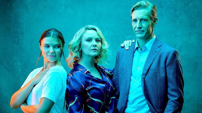 Programmi TV di stasera, giovedì 8 giugno 2023. Su Rai2 debutta la miniserie australiana Spirale di Bugie