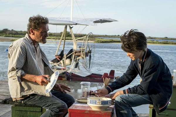 Programmi TV di stasera, martedì 13 giugno 2023. Su Italia 1 il film ‘Sulle ali dell’avventura’