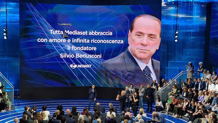 Pier Silvio Berlusconi dopo il funerale parla ai dipendenti Mediaset – Video