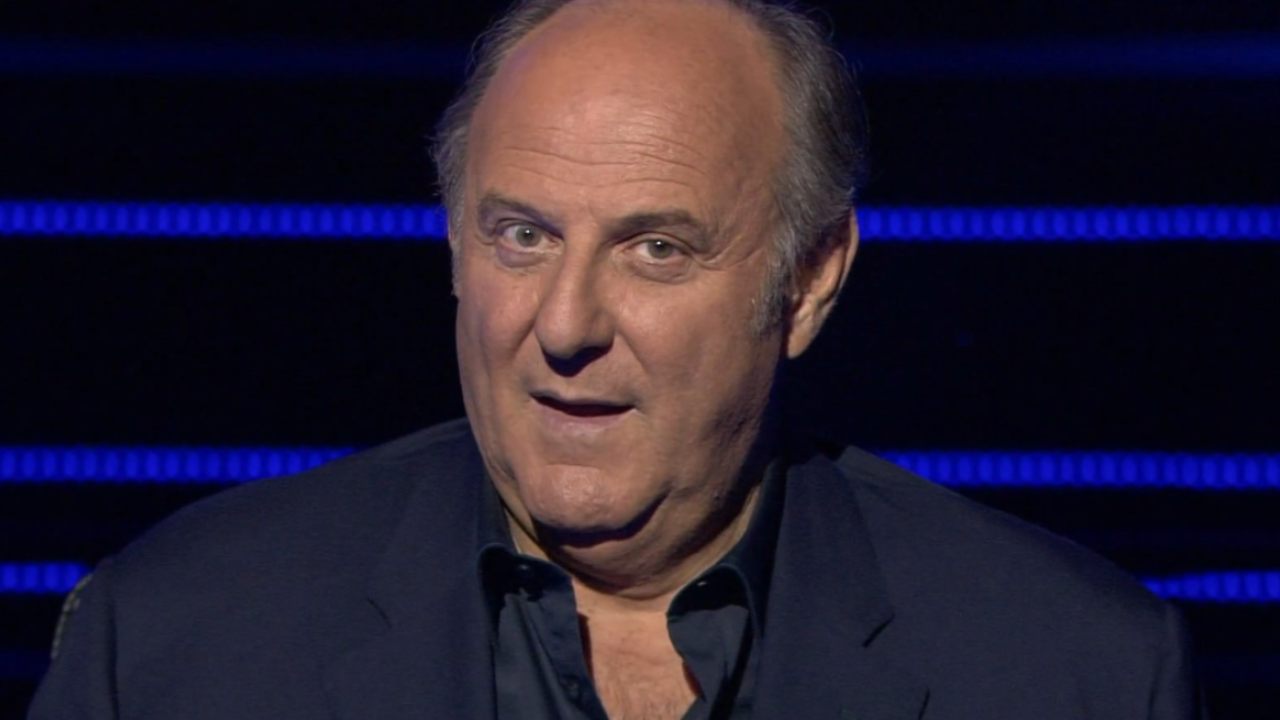 Caduta Libera, Gerry Scotti contro Mediaset: «Non sono d’accordo con questa programmazione che crea confusione»