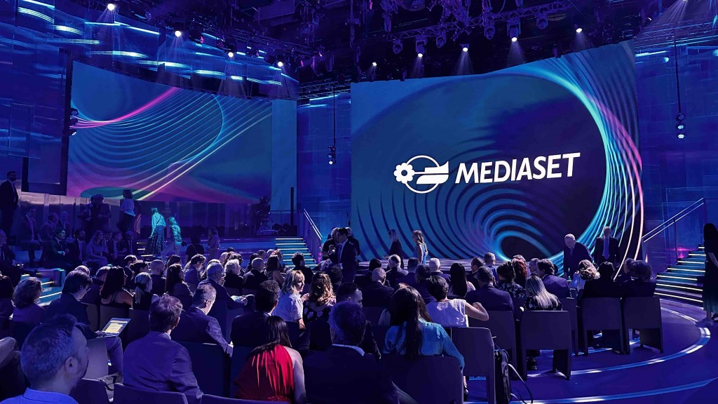 Palinsesti Mediaset 2023/2024, le vere novità sono la line up (si naviga a vista) e i raddoppi (autunno-primavera)