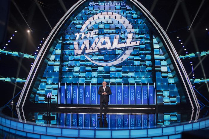 Canale 5: le repliche di The Wall sostituiscono Caduta Libera. Scherzi a Parte al posto di Temptation