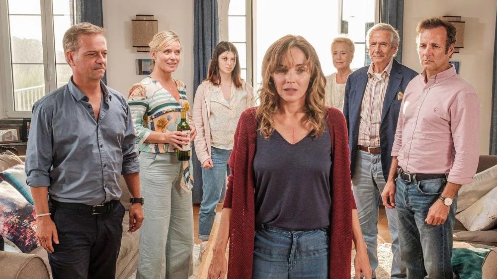 Programmi TV di stasera, martedì 18 luglio 2023. Su Rai1 il finale di Un Cuore Due Destini