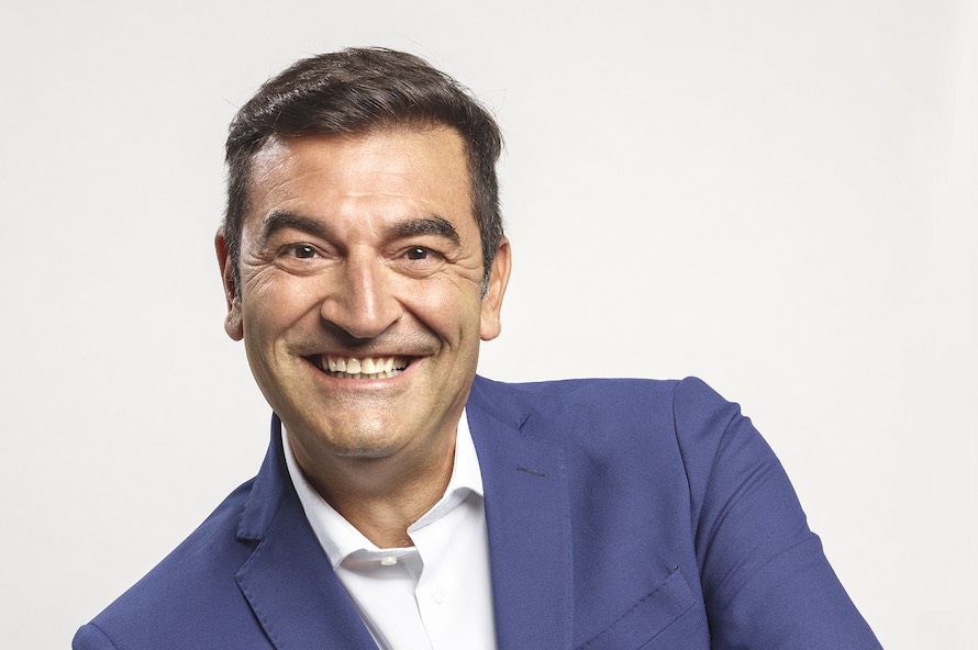 Max Giusti torna su Rai 2 con Fake Show