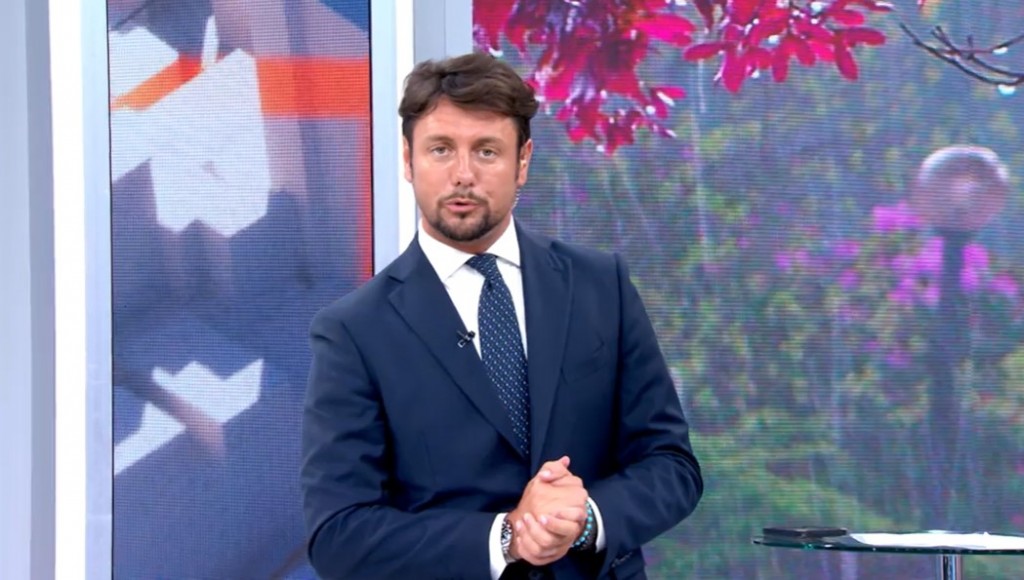 Disagio del Giorno: «Se ti ubriachi rischi che il lupo lo trovi». Giambruno nella bufera si difende