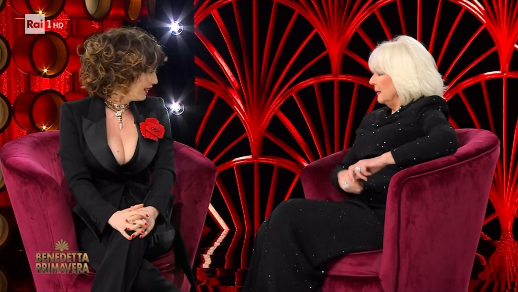 Ascolti TV | Sabato 12 agosto 2023. I Record (13.2%) meglio della Goggi (11.5%), bene Cagliari-Palermo di Coppa Italia (8%). Il Ciclismo porta il pomeriggio di Rai2 al 9.2%