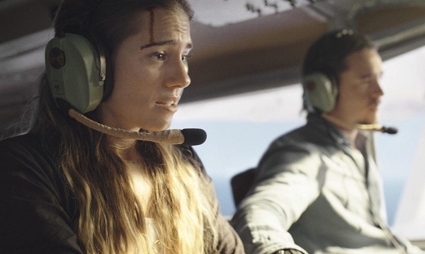 Programmi TV di stasera, martedì 8 agosto 2023. Su Italia1 il film ‘Horizon Line – Brivido ad alta quota’