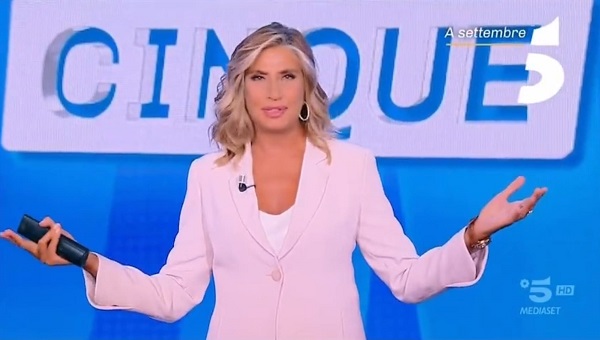 Myrta Merlino si presenta al pubblico di Pomeriggio Cinque – Promo