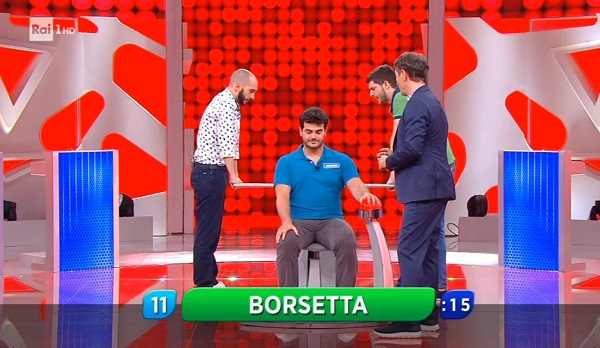 «Alla vecchietta prendi la borsetta». E a Reazione a Catena scatta la censura – Video