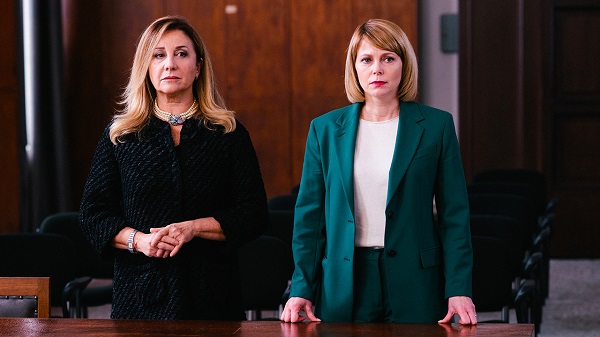 Programmi TV di stasera, giovedì 10 agosto 2023. Su Rai1 cominciano le repliche di ‘Studio Battaglia’