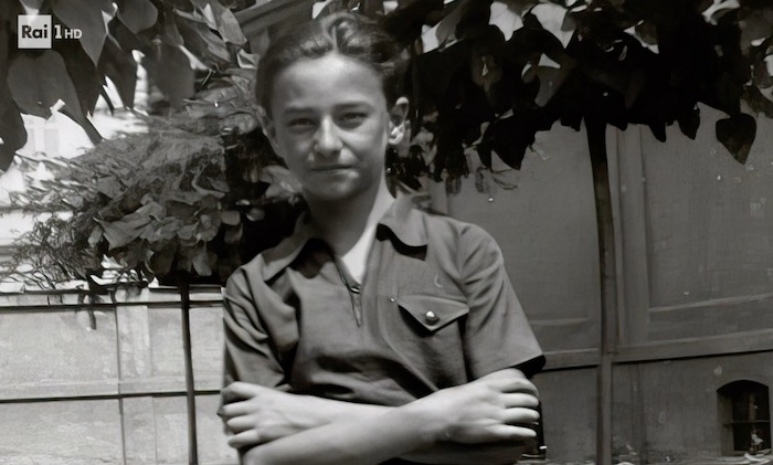 Ascolti TV | Domenica 13 Agosto 2023. Cresce La Ragazza e l’Ufficiale (15.1%), Ulisse 10.9%. Al pomeriggio: bene i Mondiali di Ciclismo su Rai2 (9.2%) e le repliche di Beautiful (18.2-19.9%) e Terra Amara (18.8%)