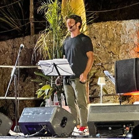 Angelo Mellone canta L’Italiano