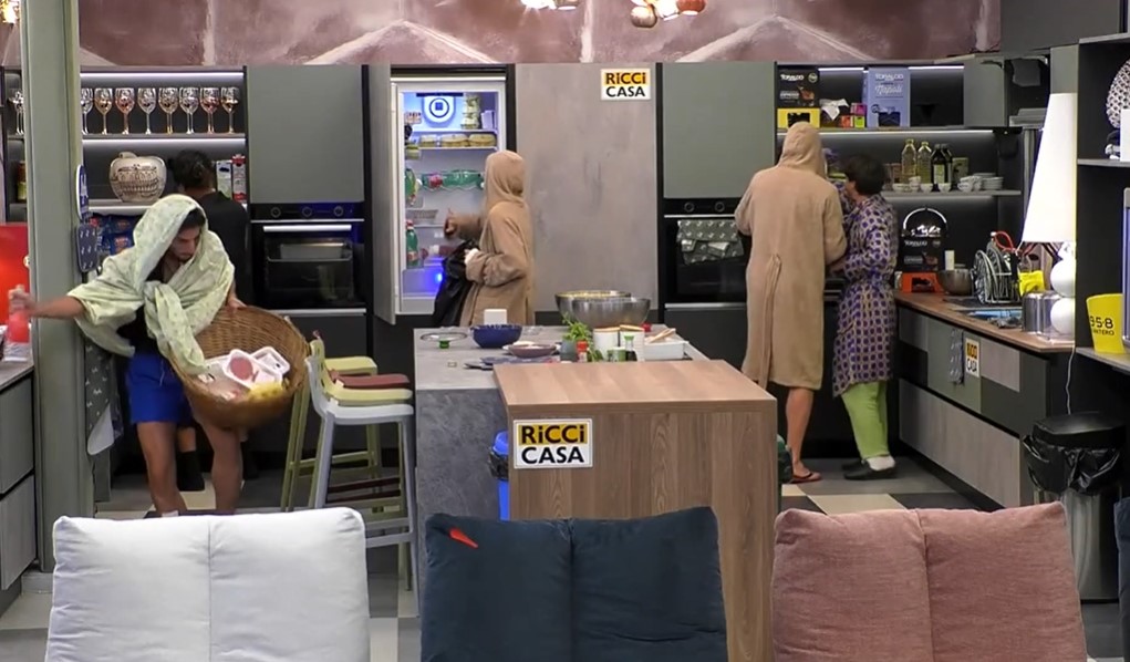 Grande Fratello: la spedizione dei 5 guidati da Garibaldi. I tuguriati rapinano la casa – Video