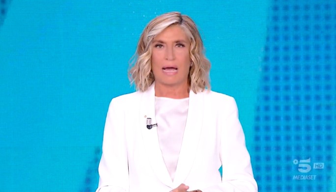 Merlino ‘congeda’ D’Urso da Pomeriggio Cinque: «Ciao Barbara, grazie» – Video