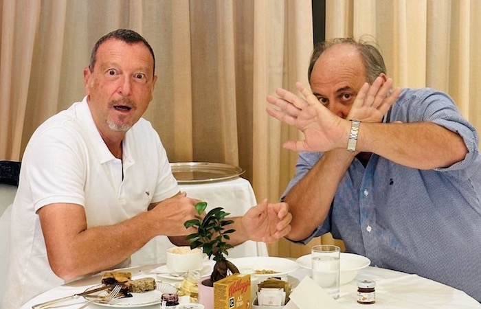 Gerry Scotti e Amadeus ‘beccati’ a colazione