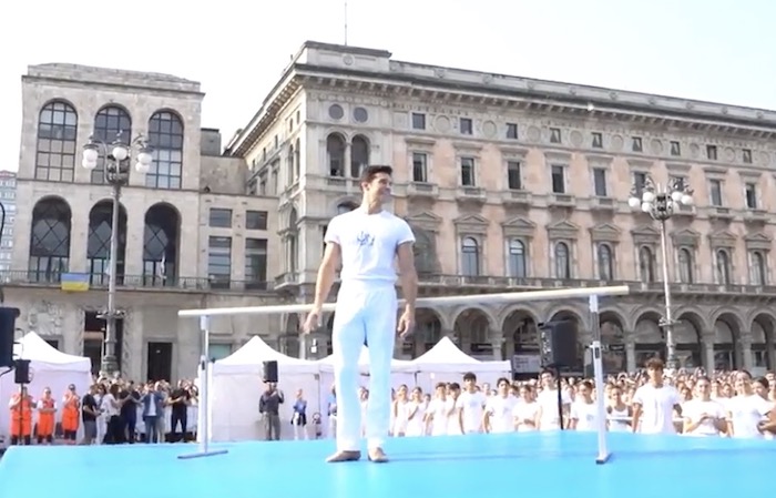 Roberto Bolle porta il suo ‘Ballo in bianco’ su Rai1